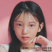 雫月もも宣材写真寄り（HP用）2.png